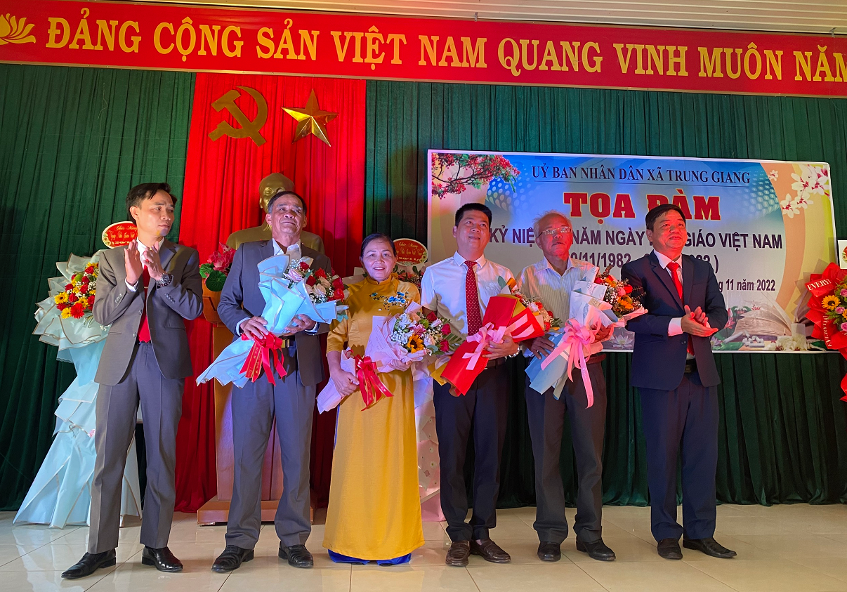 Tọa đàm kỷ niệm 40 năm Ngày Nhà giáo Việt Nam (20/11/1982 - 20/11/2022)